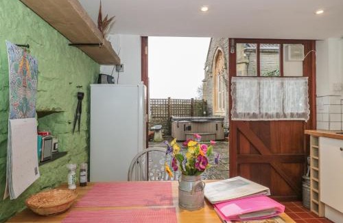 Somerton House | Elegant Stay at The Coach House: Guest Rated 9.6/10