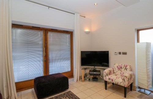Tewkesbury House | Pet-Friendly Stay at The Coach House - 4 Star Comfort Awaiting
