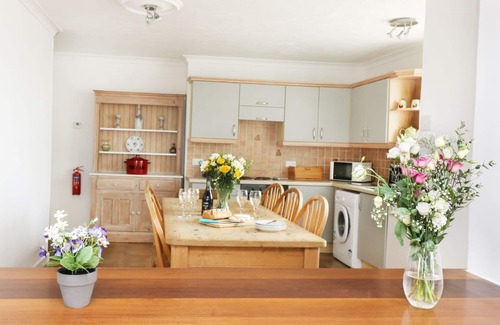 Penzance Cottage | Pet-Friendly Coach House: Character Cottage with Ocean Views