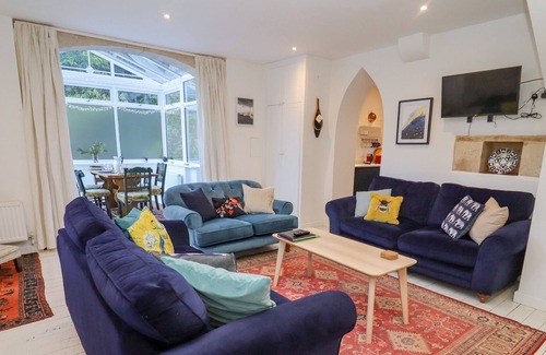 Brimpsfield Cottage | THE COACH HOUSE, pet friendly, with open fire in Brockworth
