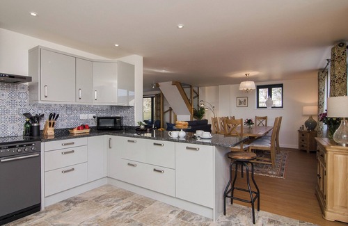 Sandwich Cottage | Ideal 4 Bedroom Stay with Ocean Views in Sandwich Bay