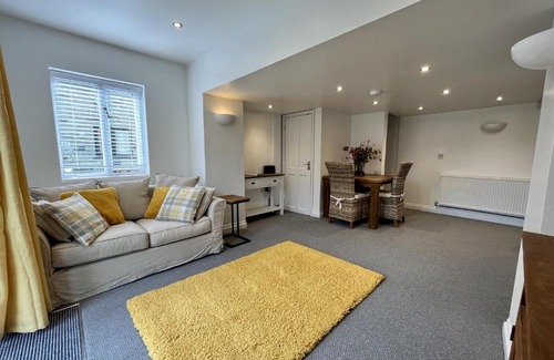 St Austell House | Relax at The Coach House with Ocean View & Hot Tub