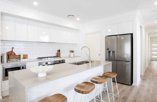 Callala Bay House | Coast Beach: Pet Friendly Retreat Steps from the Bay