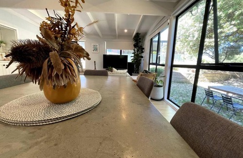 Blairgowrie House | Pet-Friendly Retreat at The Coast - Blairgowrie Getaway