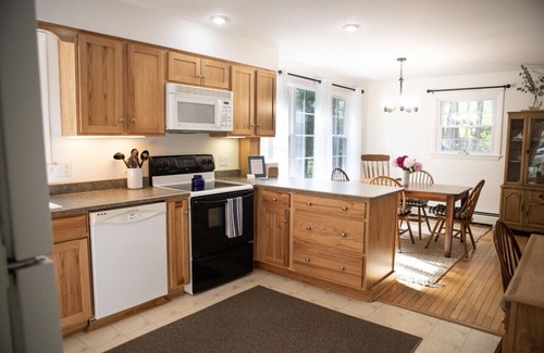 Pemaquid Beach House | Beachside Haven: The Coastal Cottage on Pemaquid Beach