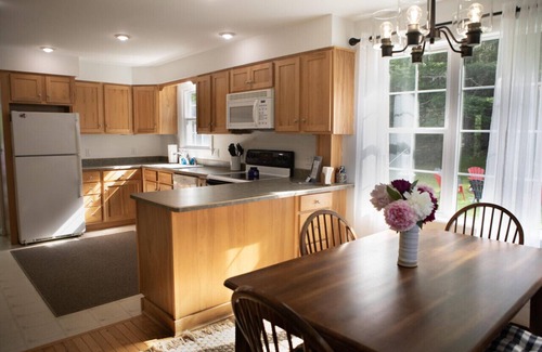 Pemaquid Beach House | Beachside Haven: The Coastal Cottage on Pemaquid Beach