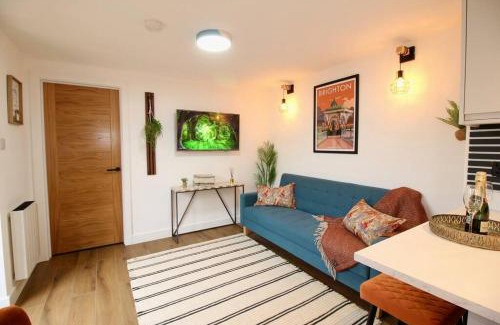Peacehaven Apartment | Oceanfront Bliss at The Coastal Retreat near Brighton