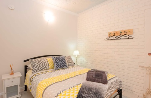 Portarlington Apartment | Relaxing Coastal Studio Retreat at Arlingtons with Pool