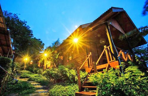 Ko Phi Phi Hotel | Experience The Cobble Beach with Pool & Family-Friendly Perks