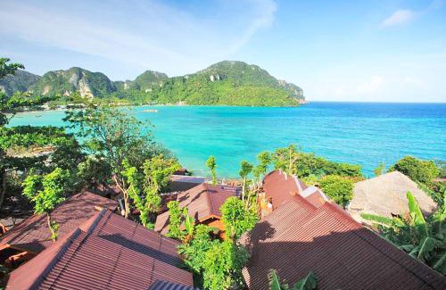 Ko Phi Phi Hotel | Experience The Cobble Beach with Pool & Family-Friendly Perks