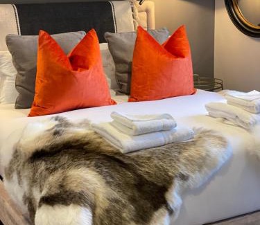 Nantwich Apartment | Exclusive Experience at The Cocktail Lounge, Cheshire Boutique