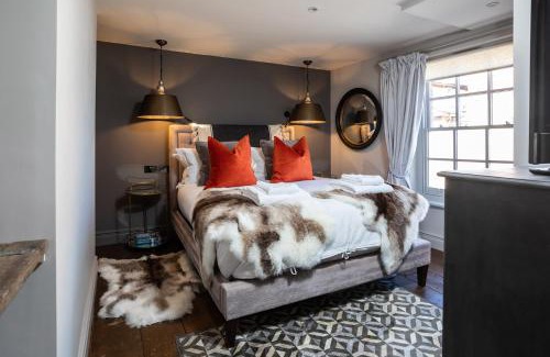 Nantwich Apartment | Exclusive Experience at The Cocktail Lounge, Cheshire Boutique
