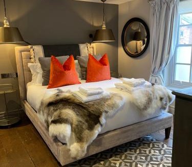 Nantwich Apartment | Exclusive Experience at The Cocktail Lounge, Cheshire Boutique
