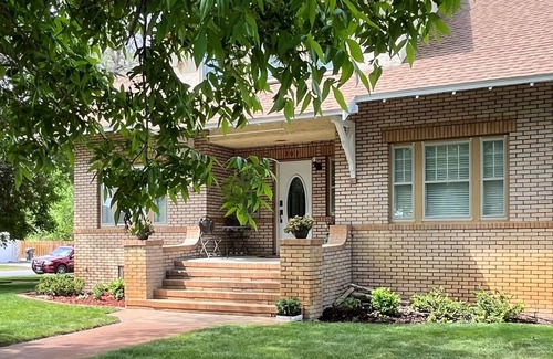 Bynum Bed & Breakfast | Discover The Coffey House: Guest Rated 10/10 with Unique Amenities
