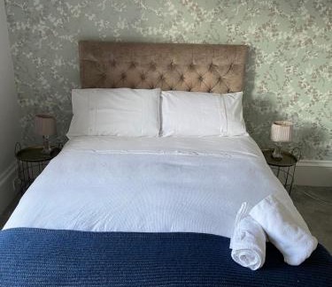 Colintraive Hotel | Discover The Colintraive: Pet-Friendly Oceanfront Escape