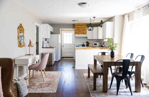 Greensboro House | Ideal Coliseum Cottage: Family-Friendly with Kitchen & Breakfast