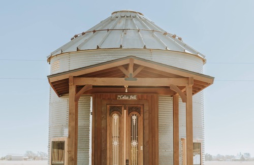 Lubbock Cottage | Pet-Friendly Retreat: The Collie Bell Standard Room