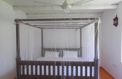 Midigama House | Colonial Villa: Ocean Views & Perfect 10 Guest Rating!
