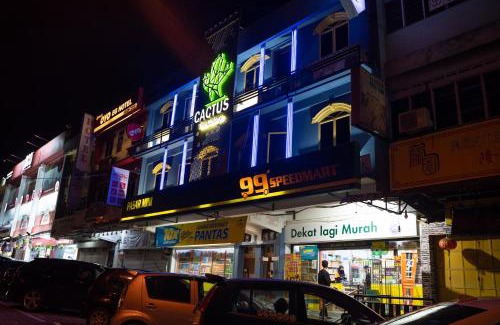 Taman Johor Jaya Hotel | Family-Friendly Escape at The Colony by Cactus Hotel