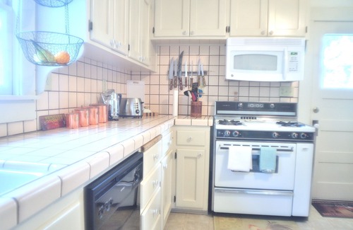 Atascadero Cottage | Discover The Colony Cottage: Relaxing Rural Retreat
