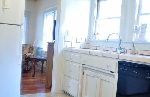 Atascadero Cottage | Discover The Colony Cottage: Relaxing Rural Retreat