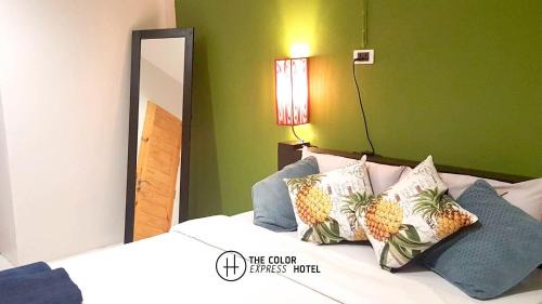 Nakhon Si Thammarat Hotel | Budget-Friendly Stay at The Color Express Hotel with Breakfast