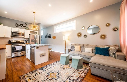 Fountain Square House | Colorful Cottage in Fountain Square - 4 Star Guest Rated