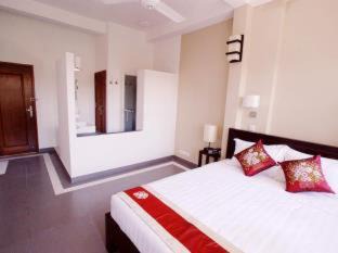Kampot Hotel | Budget-Friendly Escape at The Columns with Breakfast Included