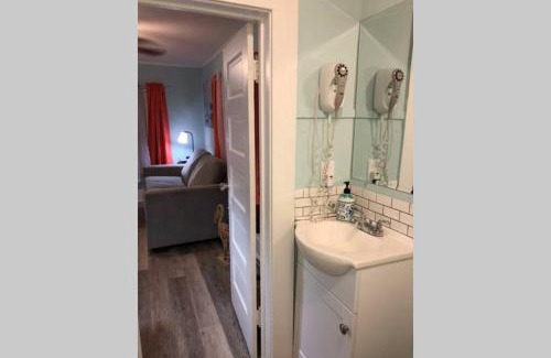 Baytown Apartment | Cozy Retreat at The Comfi Coral - Apartment Home Studio C