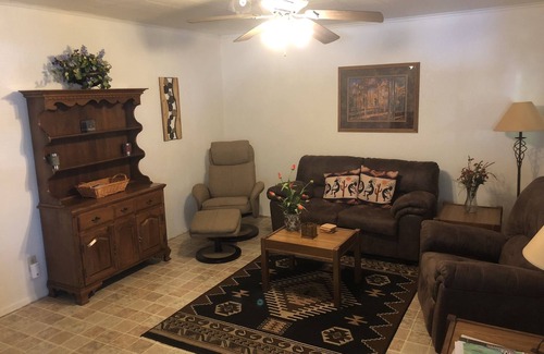 Tyrone Apartment | Budget-Friendly Retreat with Spa and Family Amenities
