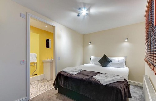 Nottingham House | Explore The Commodore Hotel: Pet and Child Friendly Stay