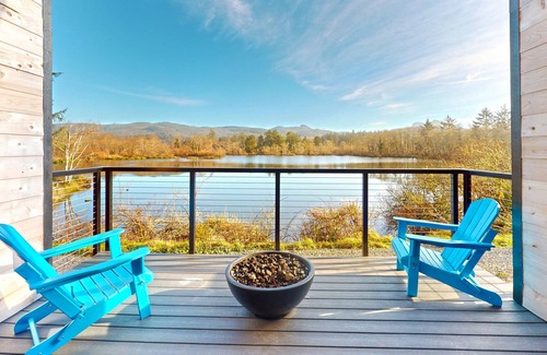 Seaside Villa | Top-Rated Commons Pond View Assignment C with Oceanfront Bliss