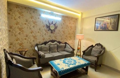 Varanasi Apartment | The Commune (chetmani)