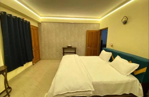 Varanasi Apartment | The Commune (chetmani)