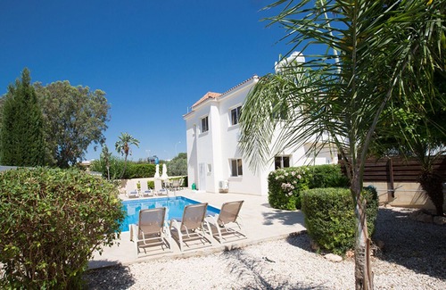 Ayia Thekla Villa | The Complete Guide to Renting Your Exclusive Holiday Villa in Sotira with Private Pool and Close to the Beach