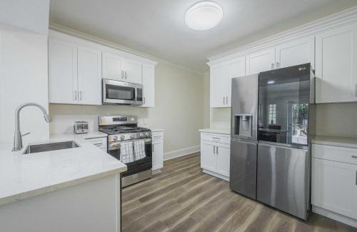 Athens House | Discover Pet-Friendly Comfort at The Complex on Bobbin Mills