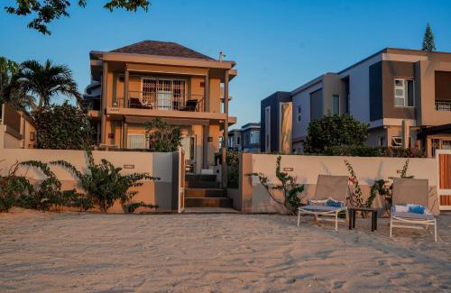 Tombeau Bay Villa | Discover The Compound - Villa 3 with Oceanfront Pool