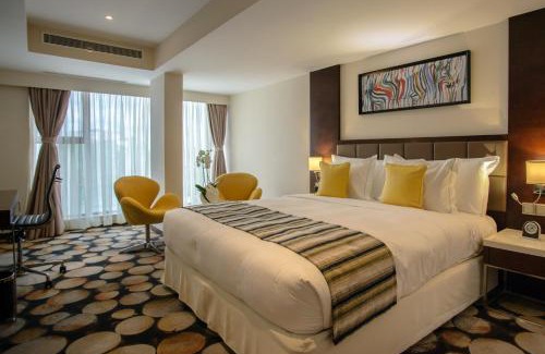 Parklands Hotel | Elegant Concord Hotel & Suites with Oceanfront Amenities