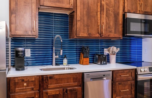Sedalia Apartment | The Conservatory Suite - Huge, Luxury 3-Bedroom Apartment in Downtown Sedalia
