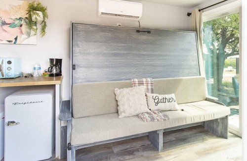 Johnson City House | Experience Unmatched Comfort at The Container Retreat