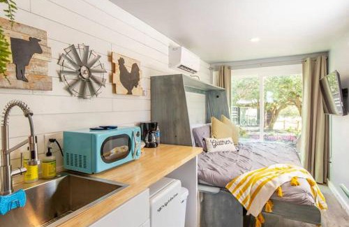 Johnson City House | Discover The Container Retreat: Your Wine Trail Escape