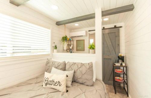 Johnson City House | Inviting Container Retreat on the Scenic 290 Wine Trail