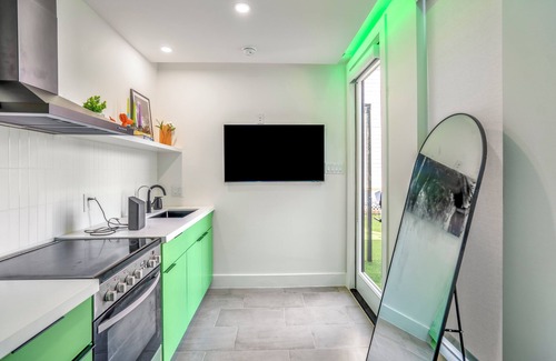 Greater East End Apartment | The Containers @ EADO Juice Box