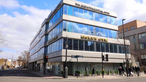 London Borough of Hounslow Hotel | Relax at The Continental Hotel, Heathrow - 4-Star Retreat