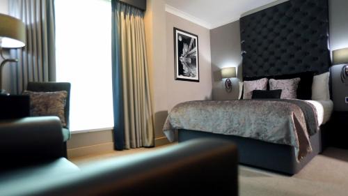 London Borough of Hounslow Hotel | Relax at The Continental Hotel, Heathrow - 4-Star Retreat