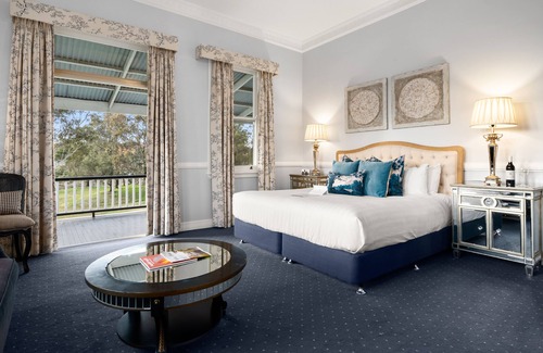 Pokolbin Hotel | Discover The Convent Hunter Valley Hotel: 4-Star Retreat