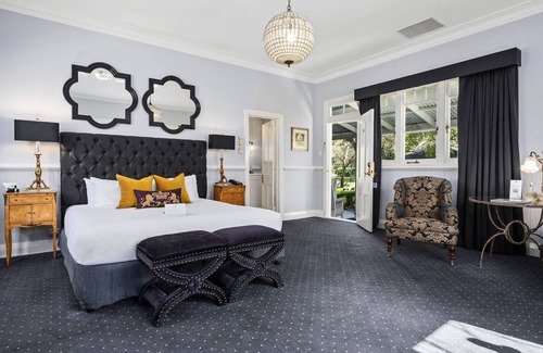 Pokolbin Hotel | Discover The Convent Hunter Valley Hotel: 4-Star Retreat