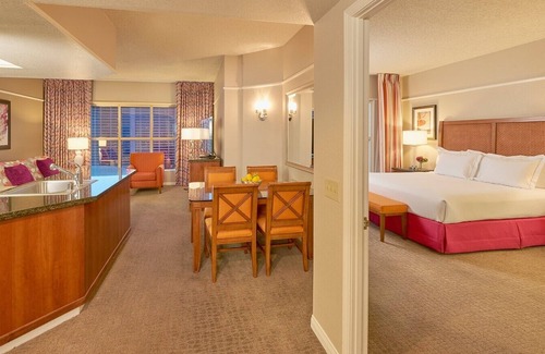 Las Vegas Resort | Prime Location: The Convention Reprieve Near the Strip