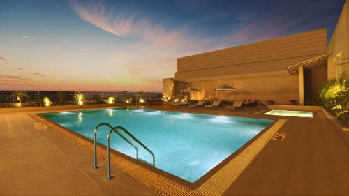 Meerut Hotel | Discover The Conway: Oceanfront Escape with Family-Friendly Amenities