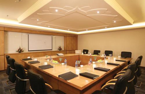Meerut Hotel | Discover The Conway: Oceanfront Escape with Family-Friendly Amenities